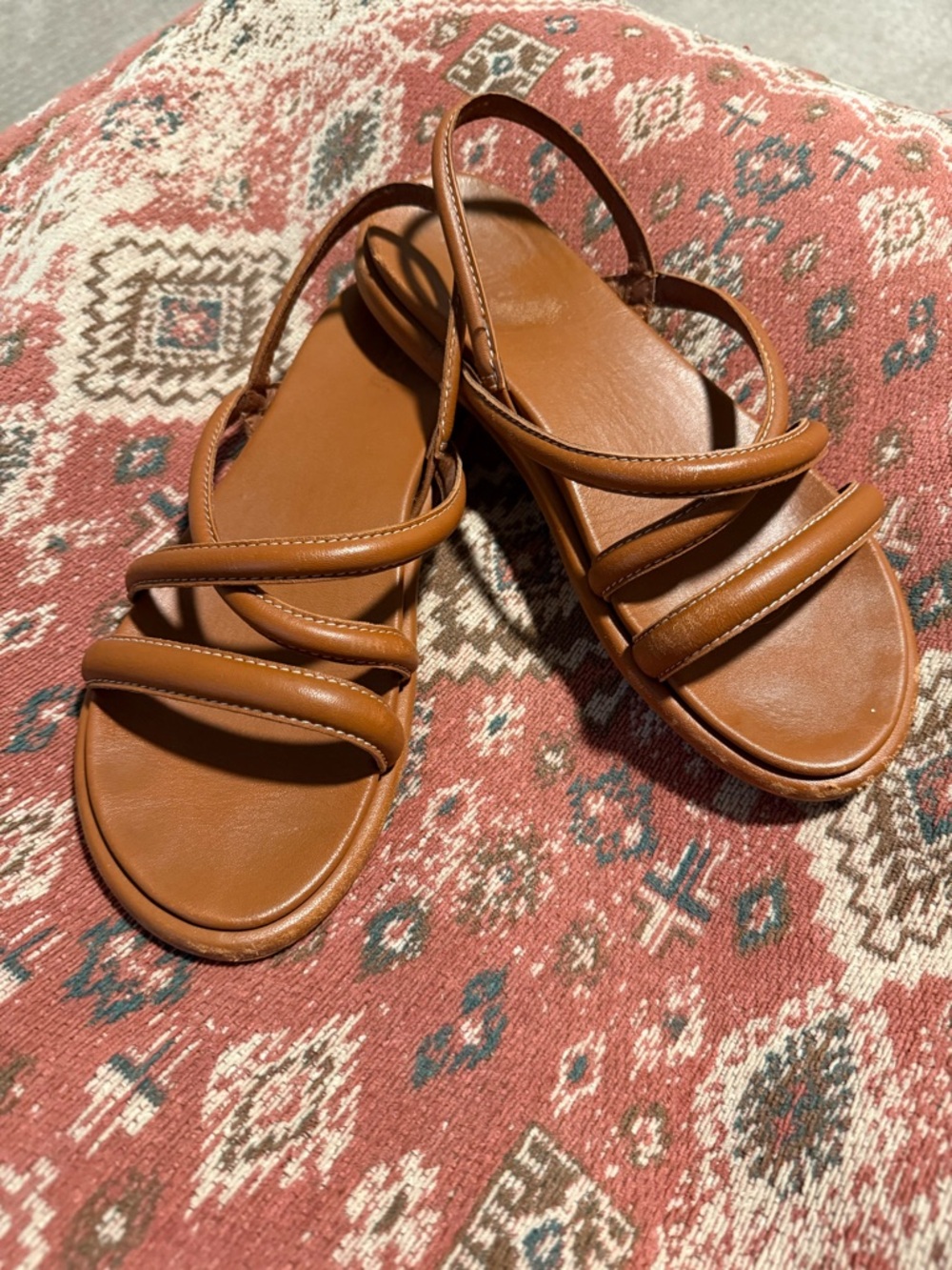 Olukai Tiare strappy sandals in fox color way - Picture 2 of 5
